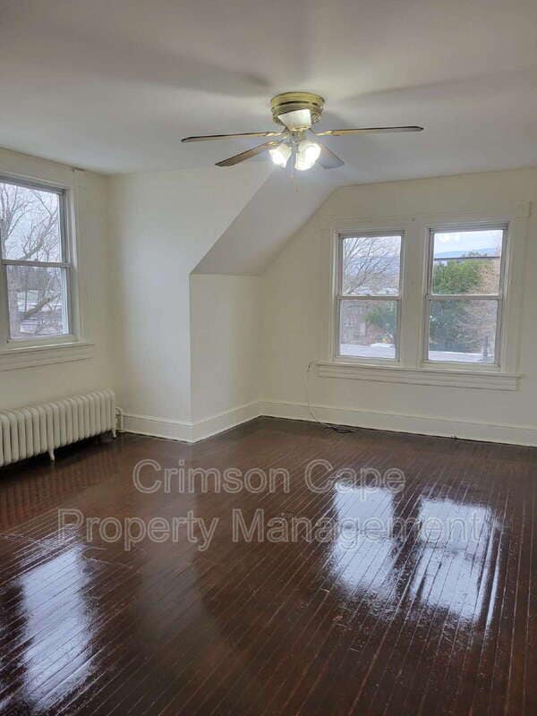 Building Photo - 34 Barney St Unit 3rd Floor Rental