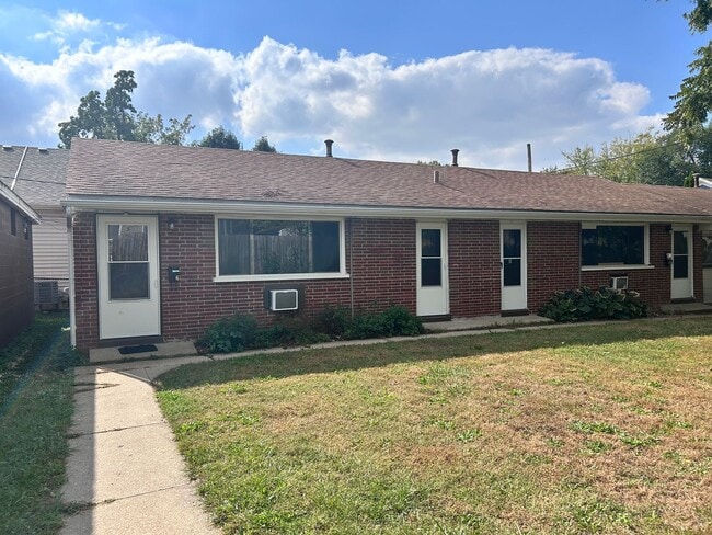 Building Photo - Broadway Unit 6