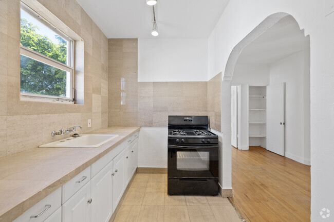 Interior Photo - 900 Pennsylvania Ave Rental