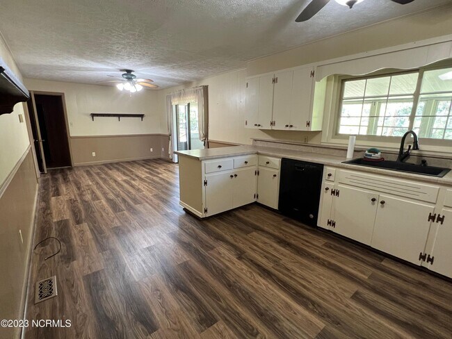 Photo - 356 Skill Rd