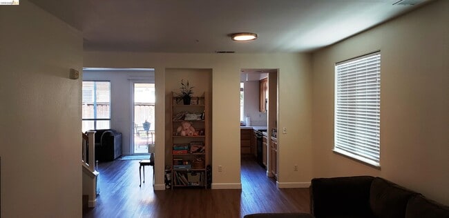 Photo - 147 Trent Pl