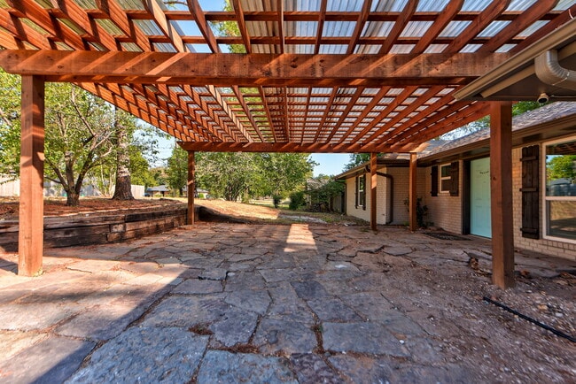 Photo - 903 S Berry Rd