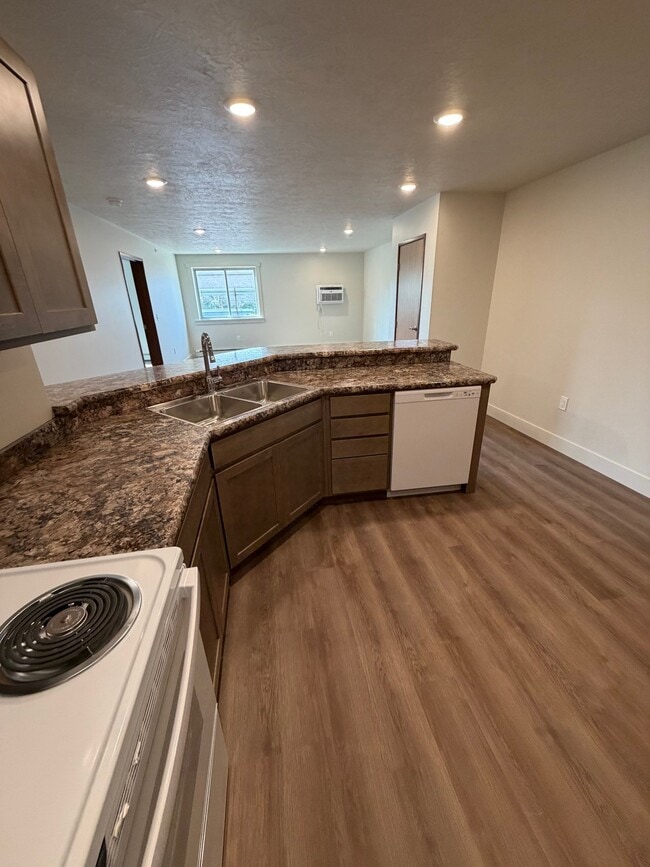 Photo - 309 46th St N Unidad 102