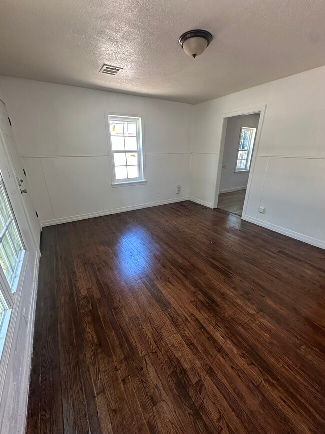 Photo - 1619 Bellaire St