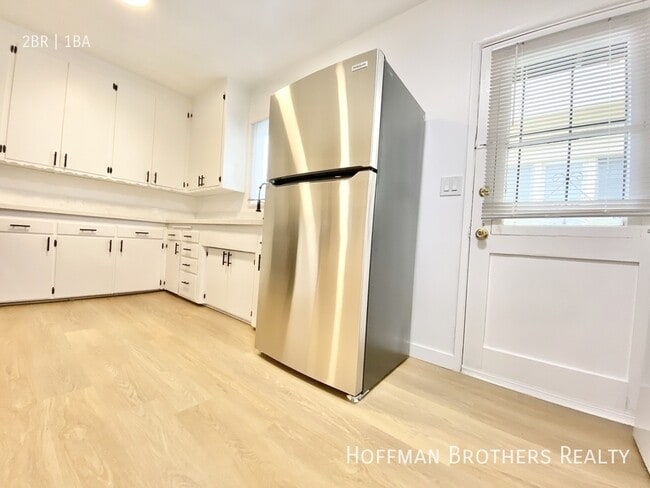 Photo - 902 Alandele Ave