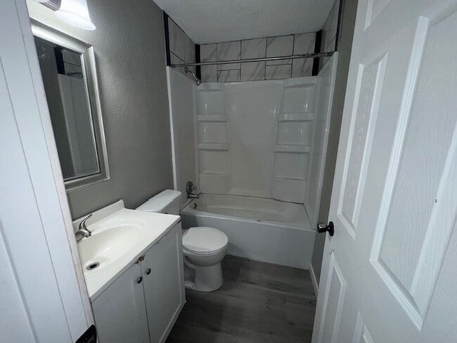 Photo - 1509 E Bennett St Unit 2