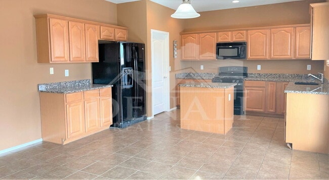 Photo - 925 E Canyon Rock Rd