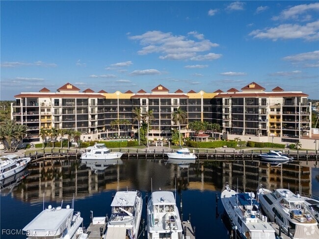 Building Photo - 5702 Cape Harbour Dr Unit 204 Rental
