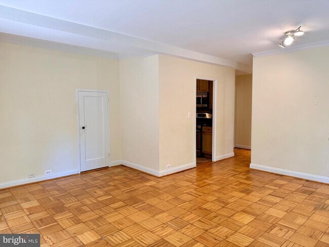 Photo - 1628 Ripon Pl