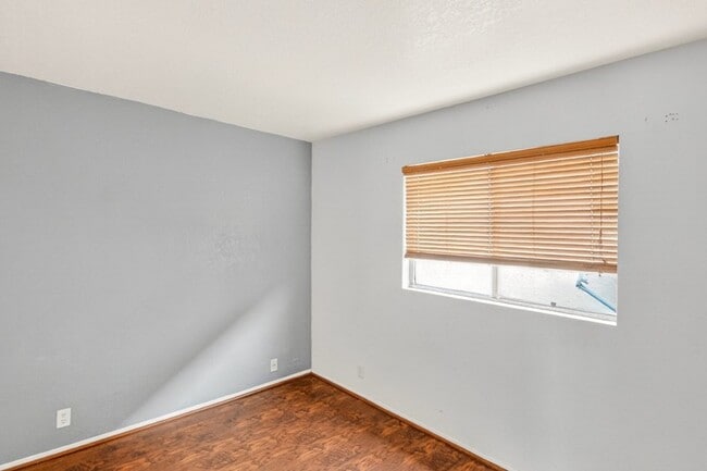 Photo - 1115 252nd St