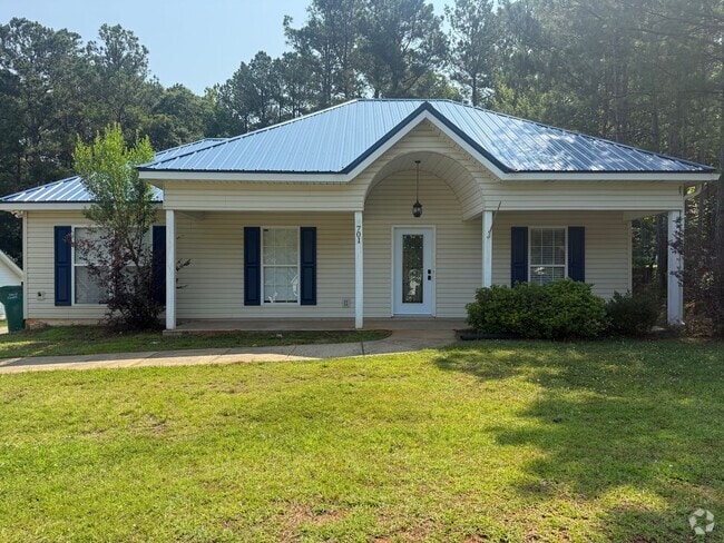 Building Photo - Charming 3BR Home with Bonus Room & Screen...