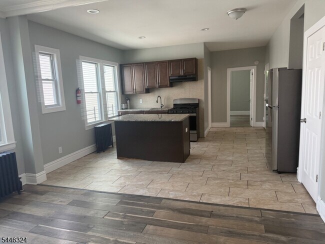 Photo - 18 Breakenridge Terrace