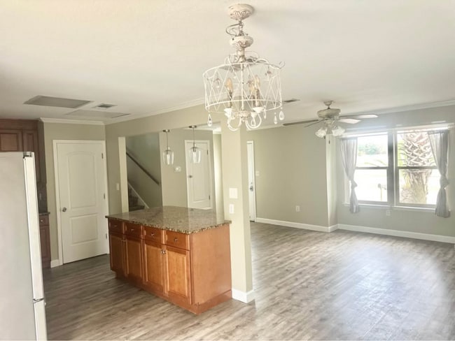 Photo - 1110 Airport Rd