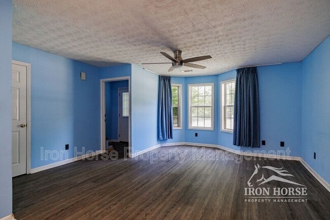 Photo - 195 Westchester Cir