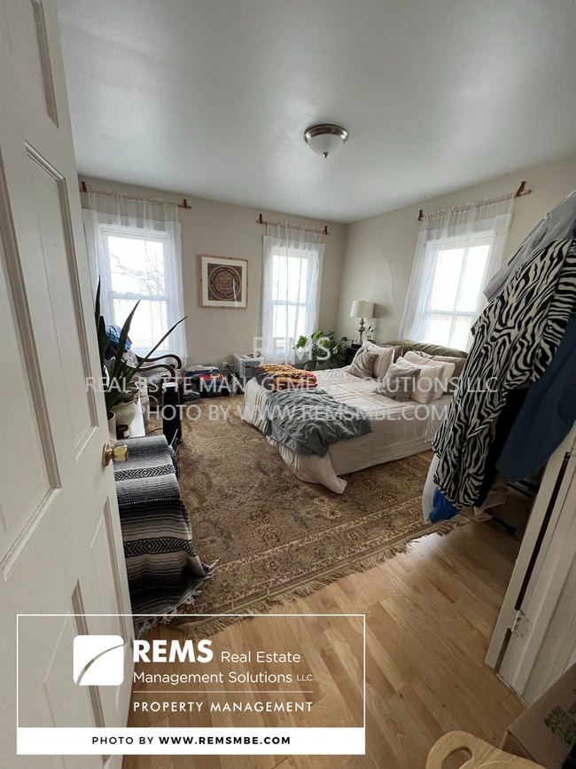 Photo - 947 Williamson St Unit 2 - Upper