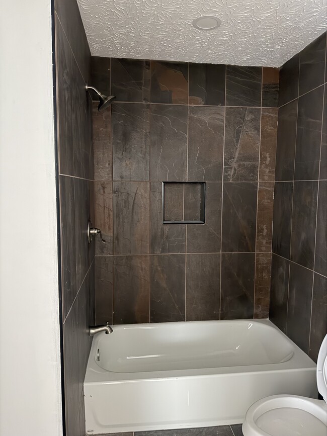 Photo - 124 W College St Unidad 7