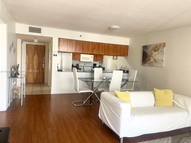 Photo - 1200 Brickell Bay Dr Unit 3222