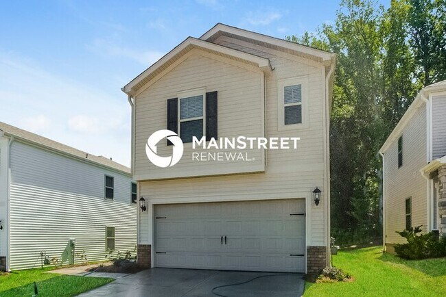 Photo - 4 Bedroom Pet-Friendly Home in Charlotte, NC with Main Street Renewal