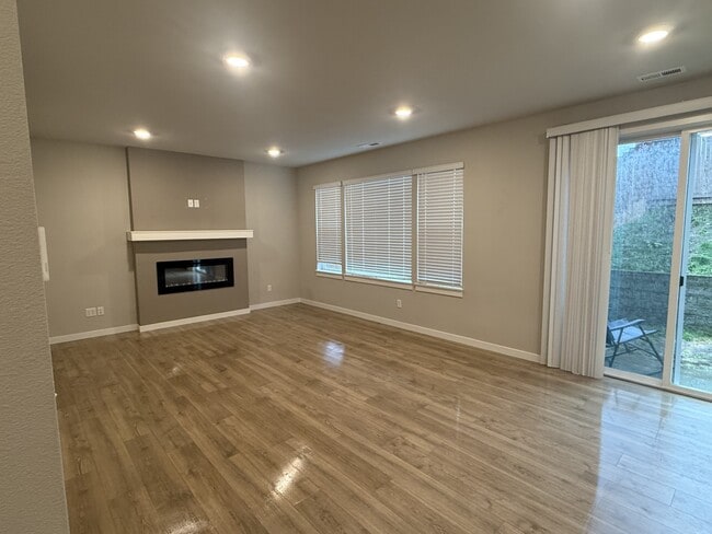 Photo - 15372 200th Ave E