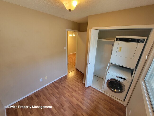 Photo - 10727-10764 64 Ave NW