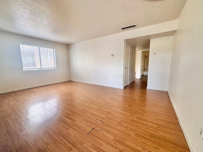 Building Photo - 117-113 General Arnold St NE Unit 117 C