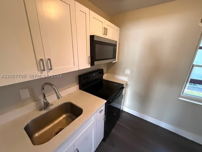 Photo - 2140 NW 24th St Unit 2