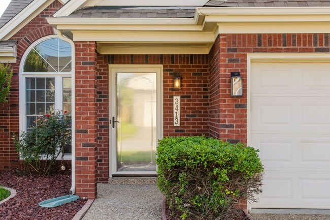 Photo - Move-in-ready 3 bed / 3 Full Bath In Louisville's Four Seasons — Fully Updated, No Carpet, Fiber ...