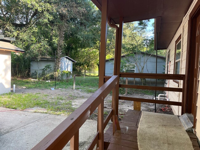 Photo - 1045 Ontario St