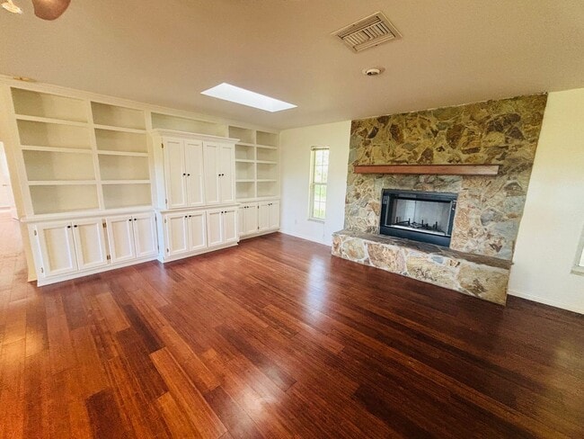 Photo - Forest of Golden Hills 3/2/2 ***Hidden Gem***