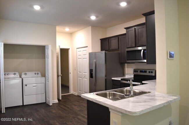 Photo - 921 Spirit Pt Ct