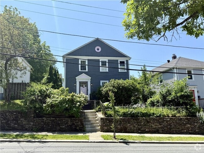 Building Photo - 45 Rochambeau Ave Rental