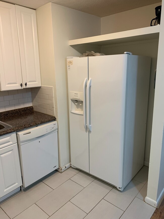 Photo - 10 Scottfield Rd Unit B3