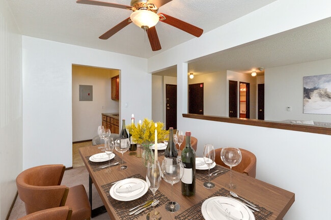 Suite and XL Dining Room