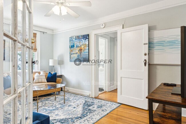 72 1/2 King Street