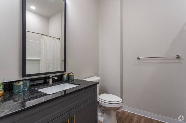 4BR, 4BA - 1,347SF - Second Bathroom
