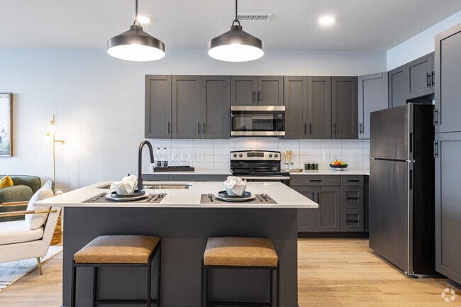 1BR, 1BA - 807SF - Dining Area