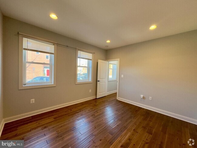 Building Photo - 3001 Hudson St Rental
