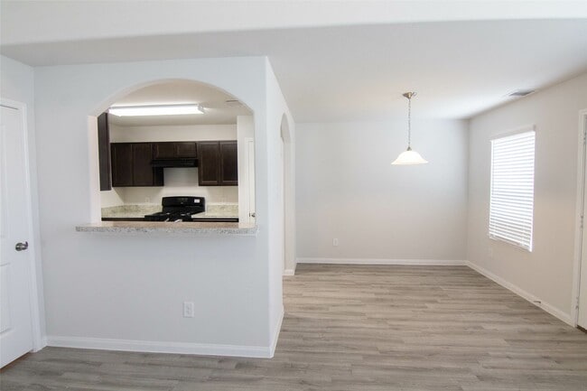 Photo - 18630 Medway River Trl