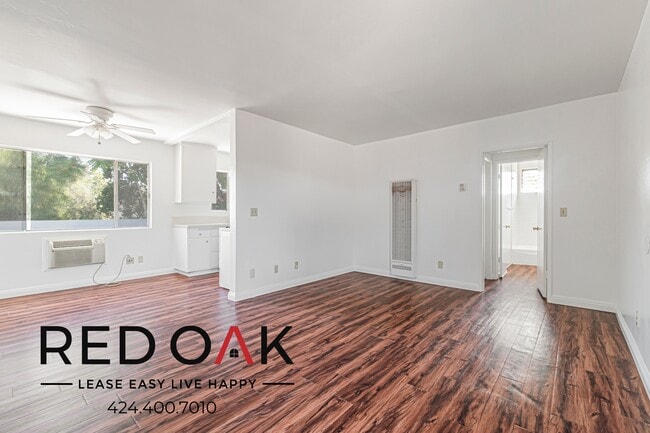Building Photo - 400 N Mentor Ave Unit 15