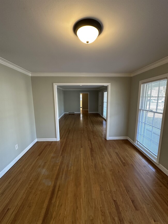 Photo - 4197 Woodcrest Dr