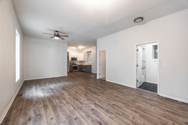 Photo - 2732 W Chicago Ave Unit 1R