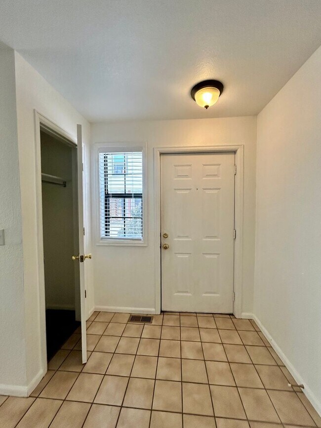 Photo - 2-Bedroom Condo for Rent in North Boulder Unit 1