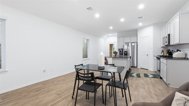 Photo - 22243 Florence Spgs Dr