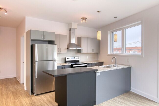 Photo - 6600 Av. de Darlington Unit 301