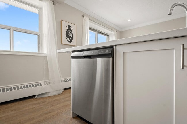 Photo - 143 Main Street South