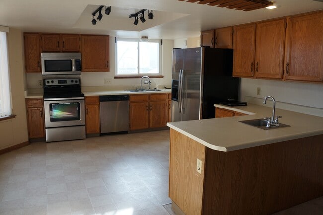 Photo - 7565 Hickorywood Dr