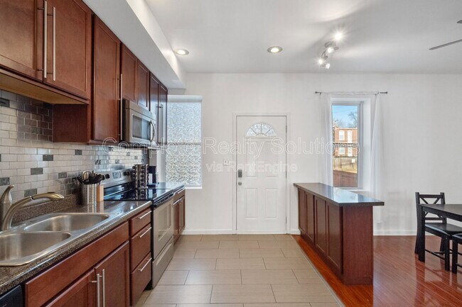 Photo - 3833 McRee Ave