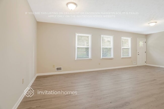 Photo - 246 Sandra Dr NW