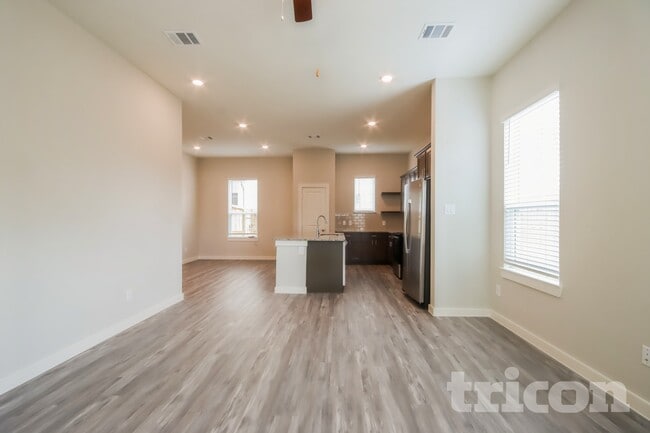 9835 Willow Creek Commerce Dr