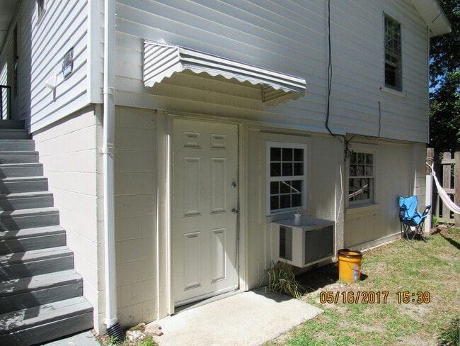 Photo - 208.5COLL Unit 208 1/2 College Street B